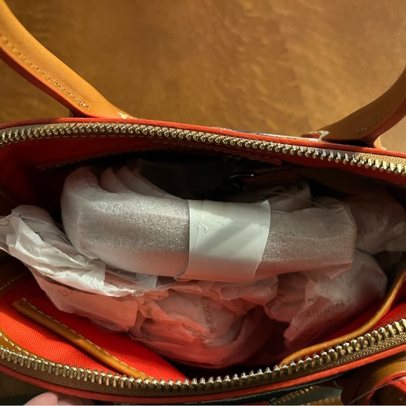 Dooney & Bourne Disney Mickie and Minnie purse. NWT - Picture 5 of 7